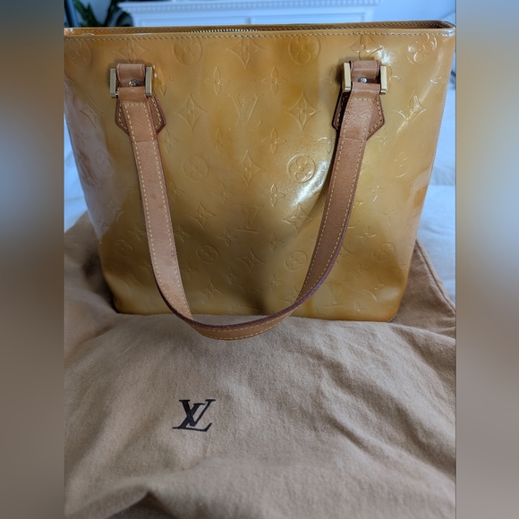 Authentic Louis Vuitton Houston Embossed Monogram Vernis Leather Tote Bag - Picture 2 of 14